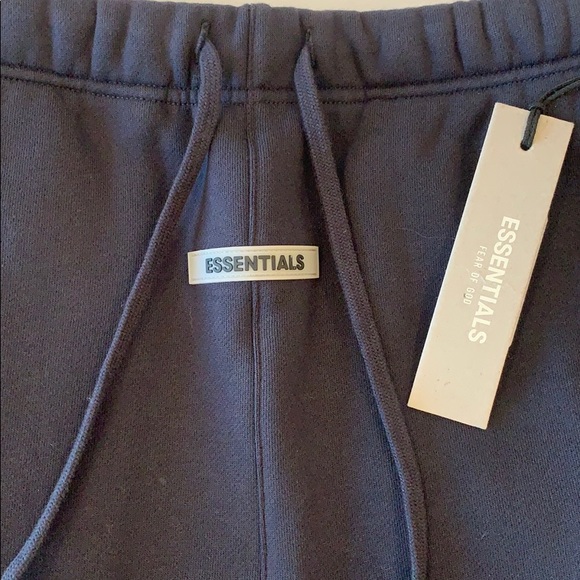 ESSENTIALS x Fear of God Sweatpants in Dark Navy - Picture 4 of 4